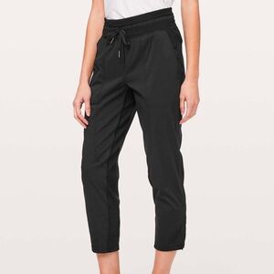 Lululemon Dance Studio Crop *25"
Black